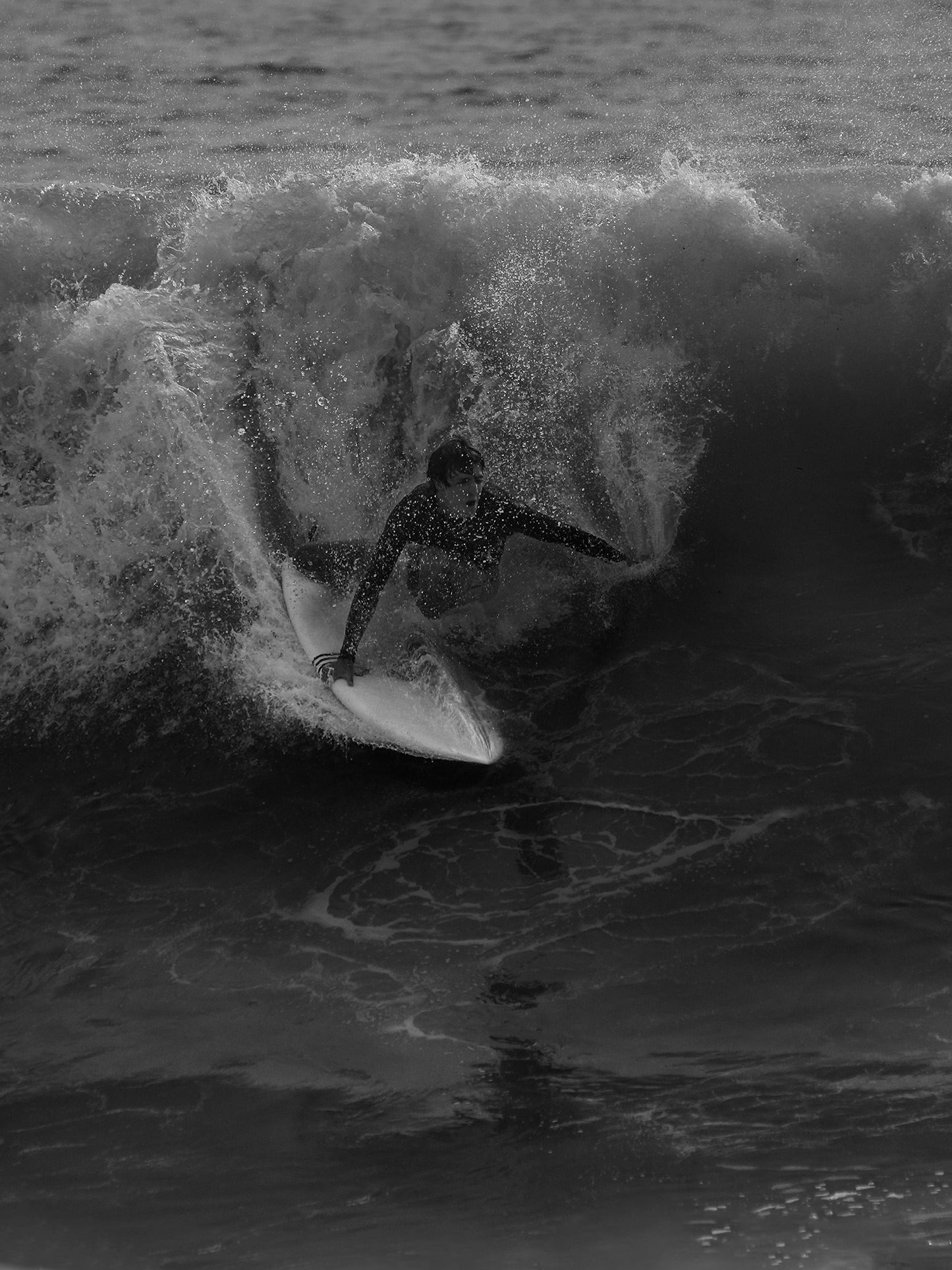 Surf Softboard - Shark - 5'10 x 20" x 2,5" - 32L - Resina Epóxi + Fibra de Vidro